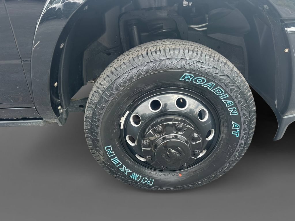 Certified 2024 RAM 3500 Limited w/ Night Edition AWD/4WD image 16