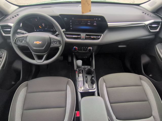 Used 2025 Chevrolet TrailBlazer LS w/ LS Convenience Package FWD image 25