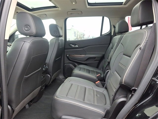 Used 2023 GMC Acadia Denali w/ Black Diamond Edition image 10