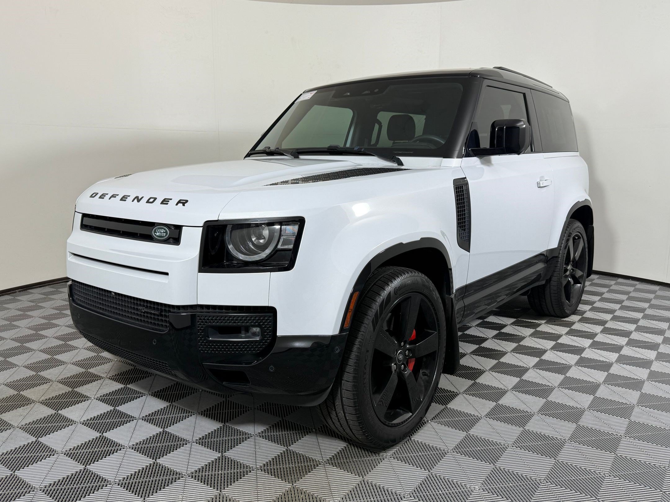 Used 2023 Land Rover Defender 90 X-Dynamic SE AWD/4WD image 1