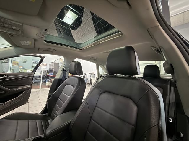 Used 2024 Volkswagen Jetta SE image 27