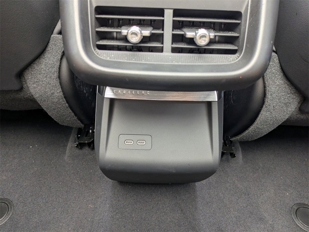 Used 2024 Cadillac Lyriq Luxury image 13