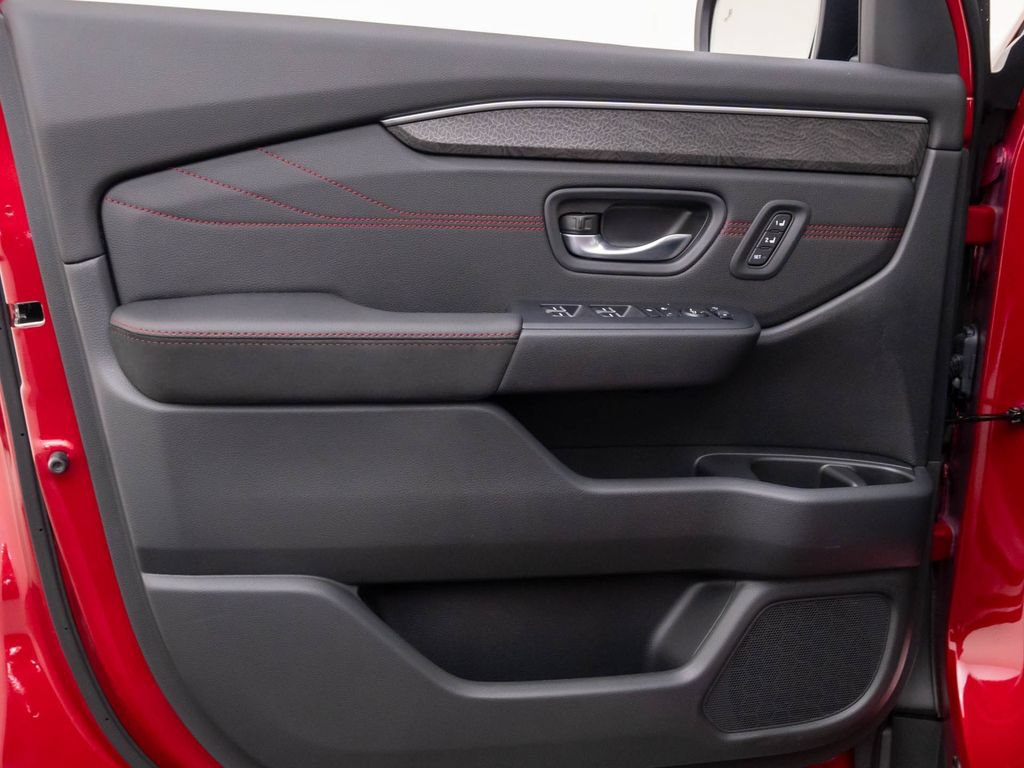 Certified 2026 Honda Pilot Black Edition image 15