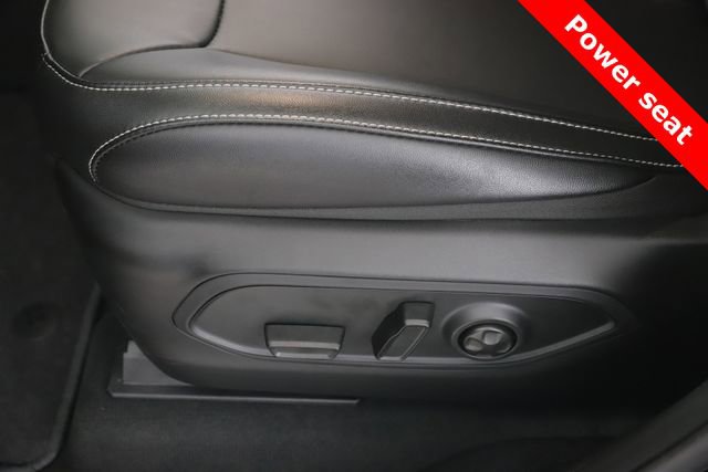 Used 2025 Jeep Grand Cherokee L Limited w/ Black Appearance Package image 18