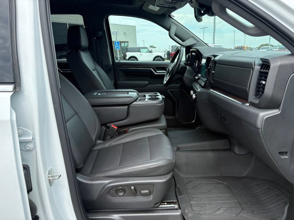 Used 2023 GMC Sierra 1500 SLT AWD/4WD image 23