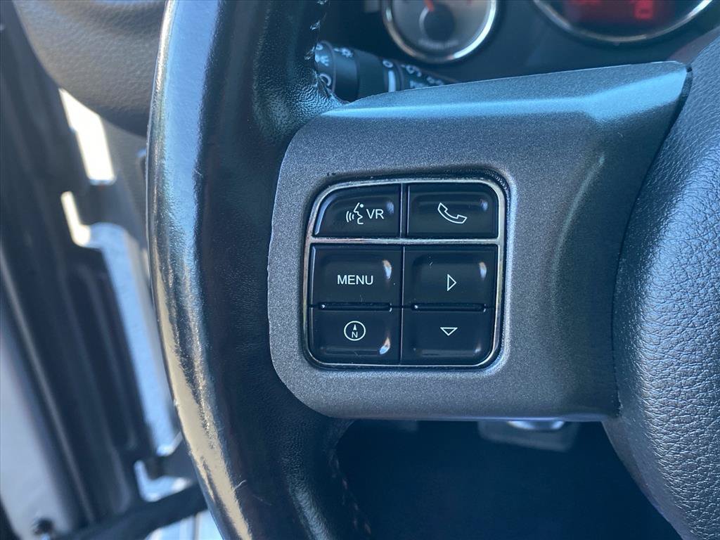 Used 2018 Jeep Wrangler Unlimited Rubicon w/ Connectivity Group AWD/4WD image 17