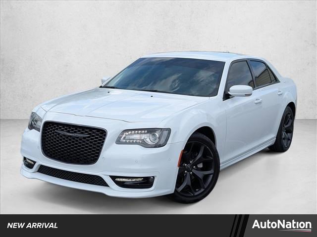 Used 2022 Chrysler 300 Touring L w/ Comfort Group image 1