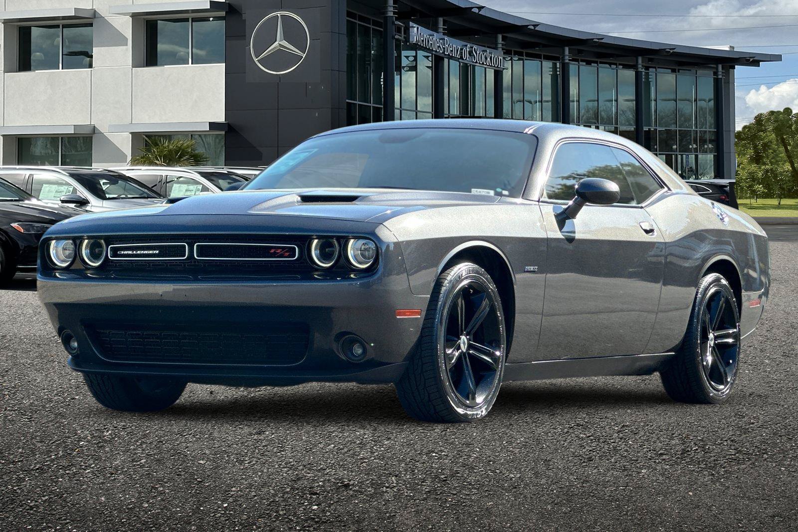 Used 2017 Dodge Challenger R/T RWD image 8