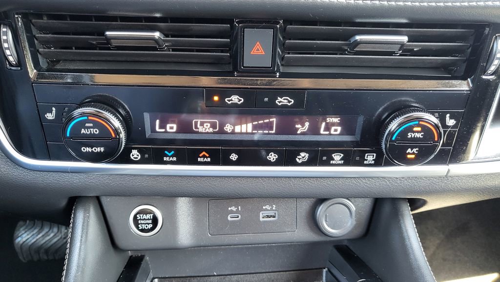 Used 2022 Nissan Rogue SL w/ SL Premium Package image 33