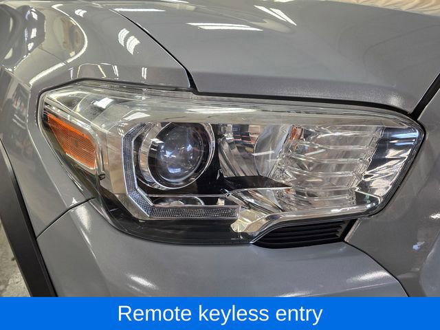 Used 2020 Toyota Tacoma TRD Off-Road image 5