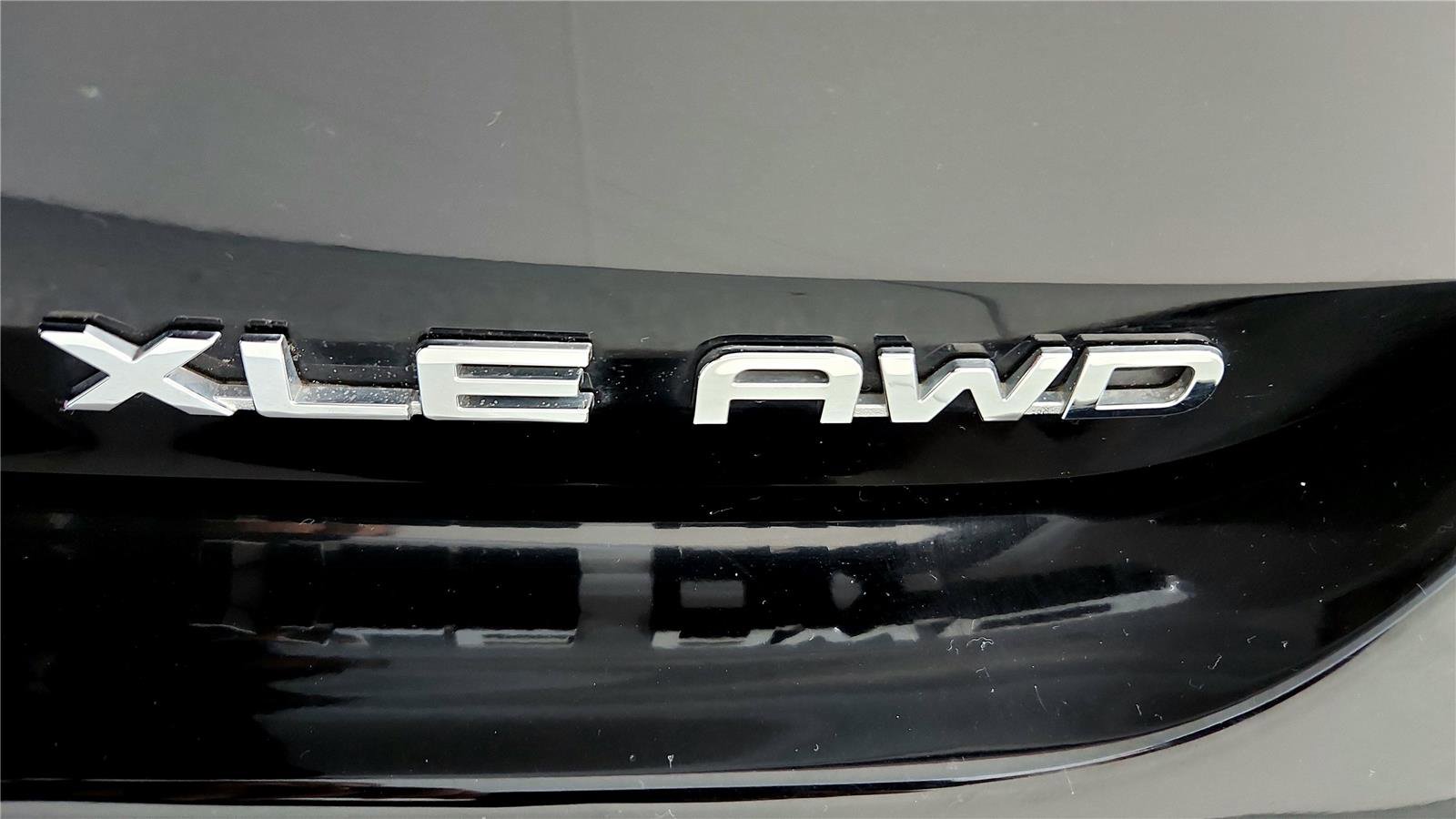 Used 2024 Toyota Highlander XLE image 14