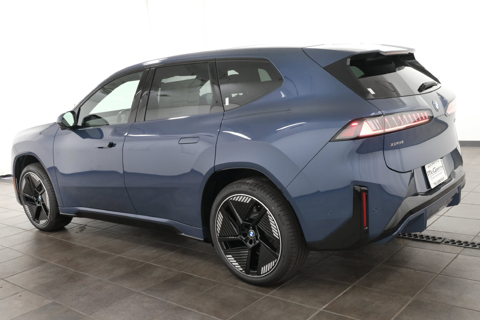New 2027 BMW iX3 50 xDrive w/ M Sport Package AWD/4WD image 4