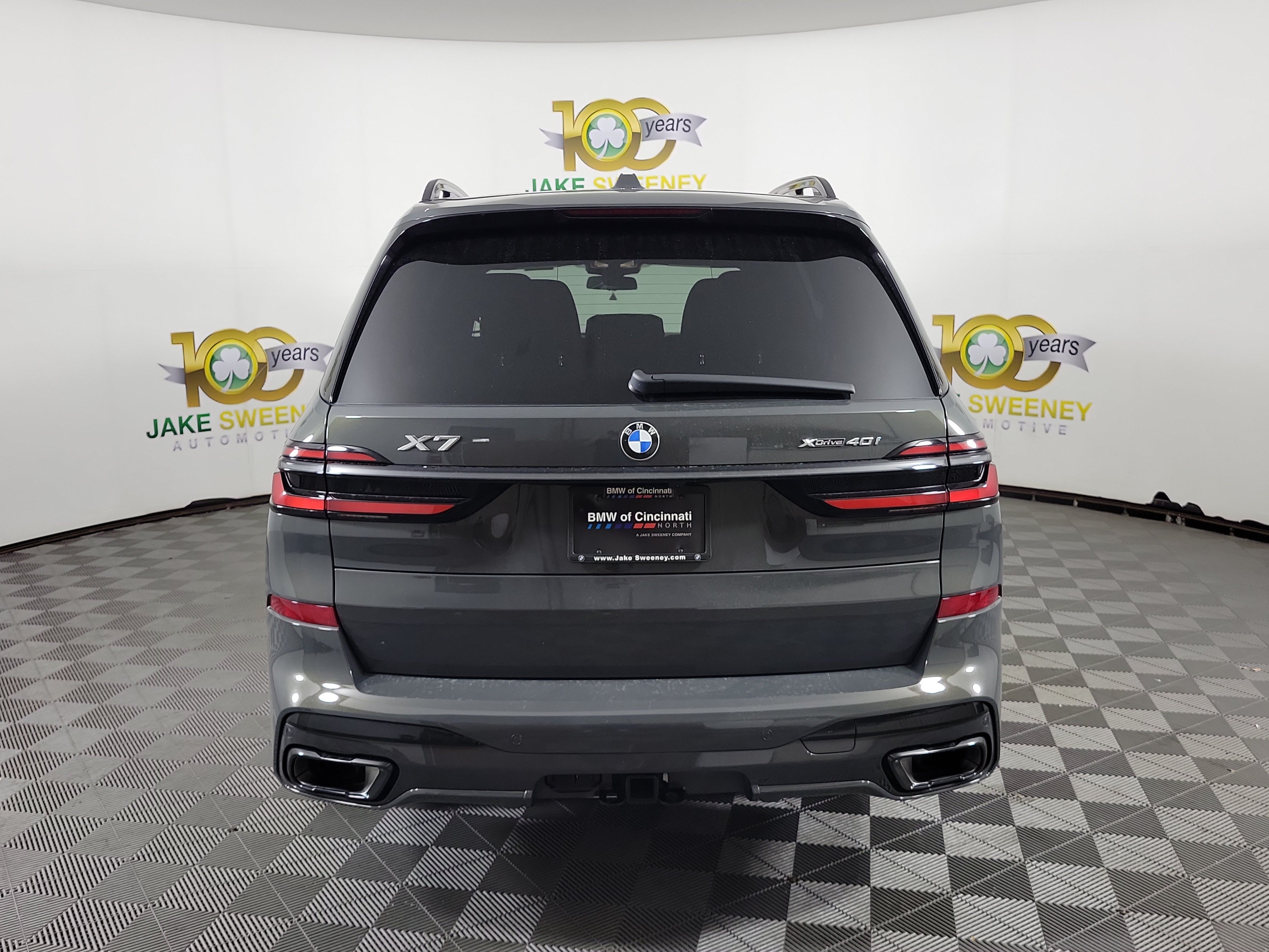 Used 2024 BMW X7 xDrive40i w/ M Sport Package AWD/4WD image 3