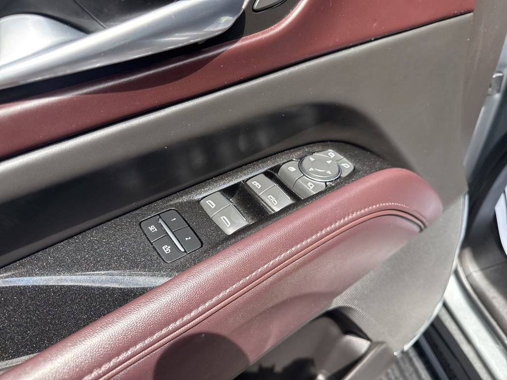 Used 2023 Cadillac Escalade ESV V AWD/4WD image 15