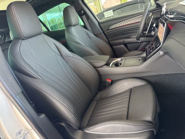 New 2025 Maserati Grecale Modena image 16