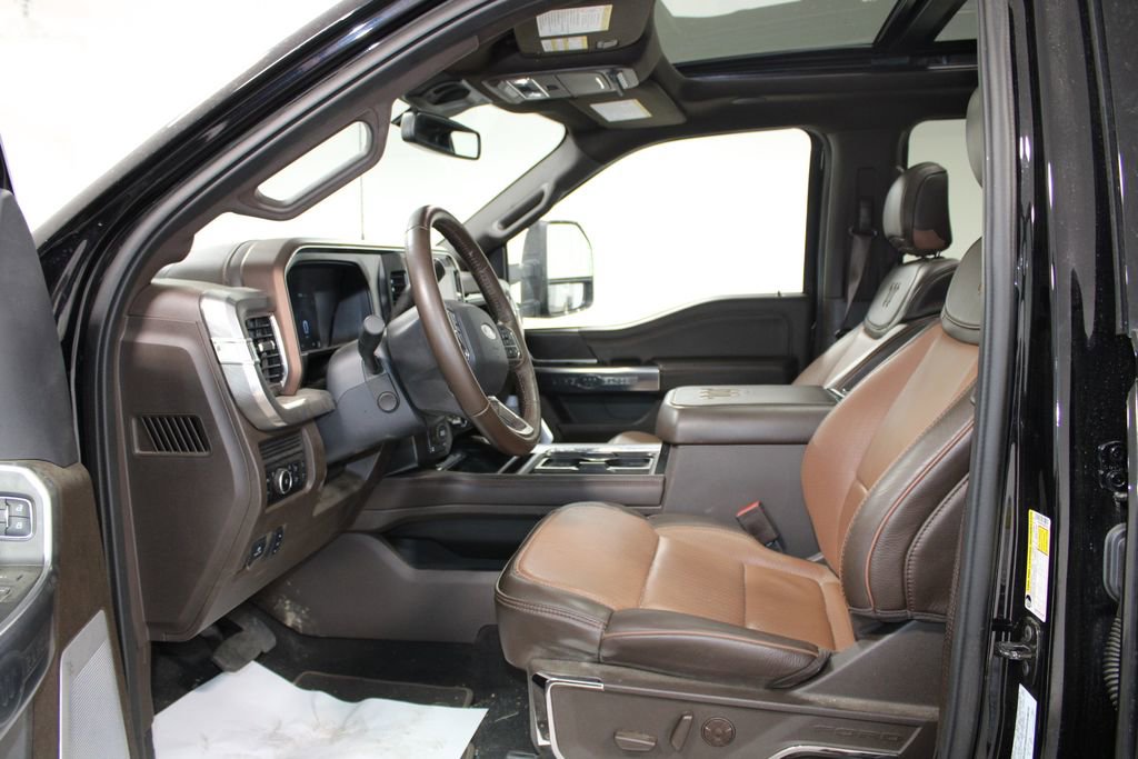 Used 2025 Ford F350 King Ranch w/ FX4 Off-Road Package image 17