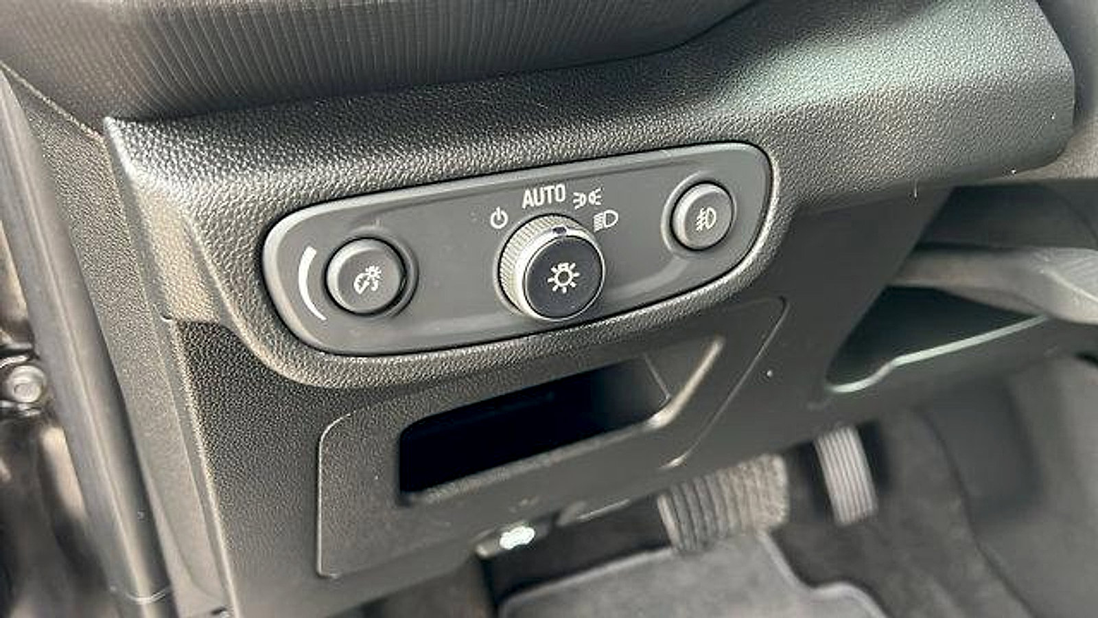 Certified 2023 Chevrolet TrailBlazer LT w/ Convenience Package image 28