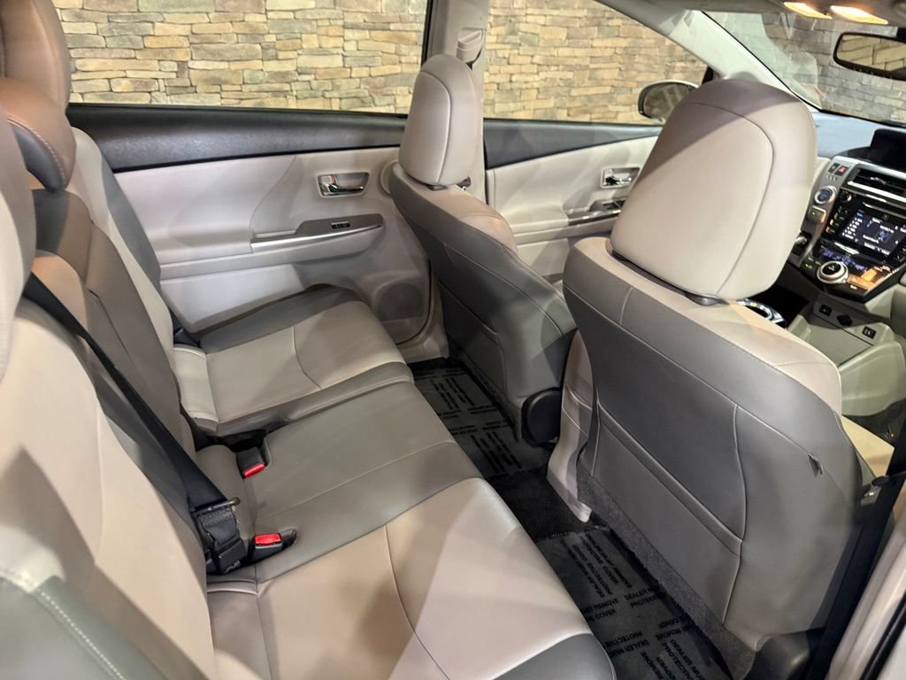 Used 2015 Toyota Prius V Five w/ Advanced Technology Package FWD image 4
