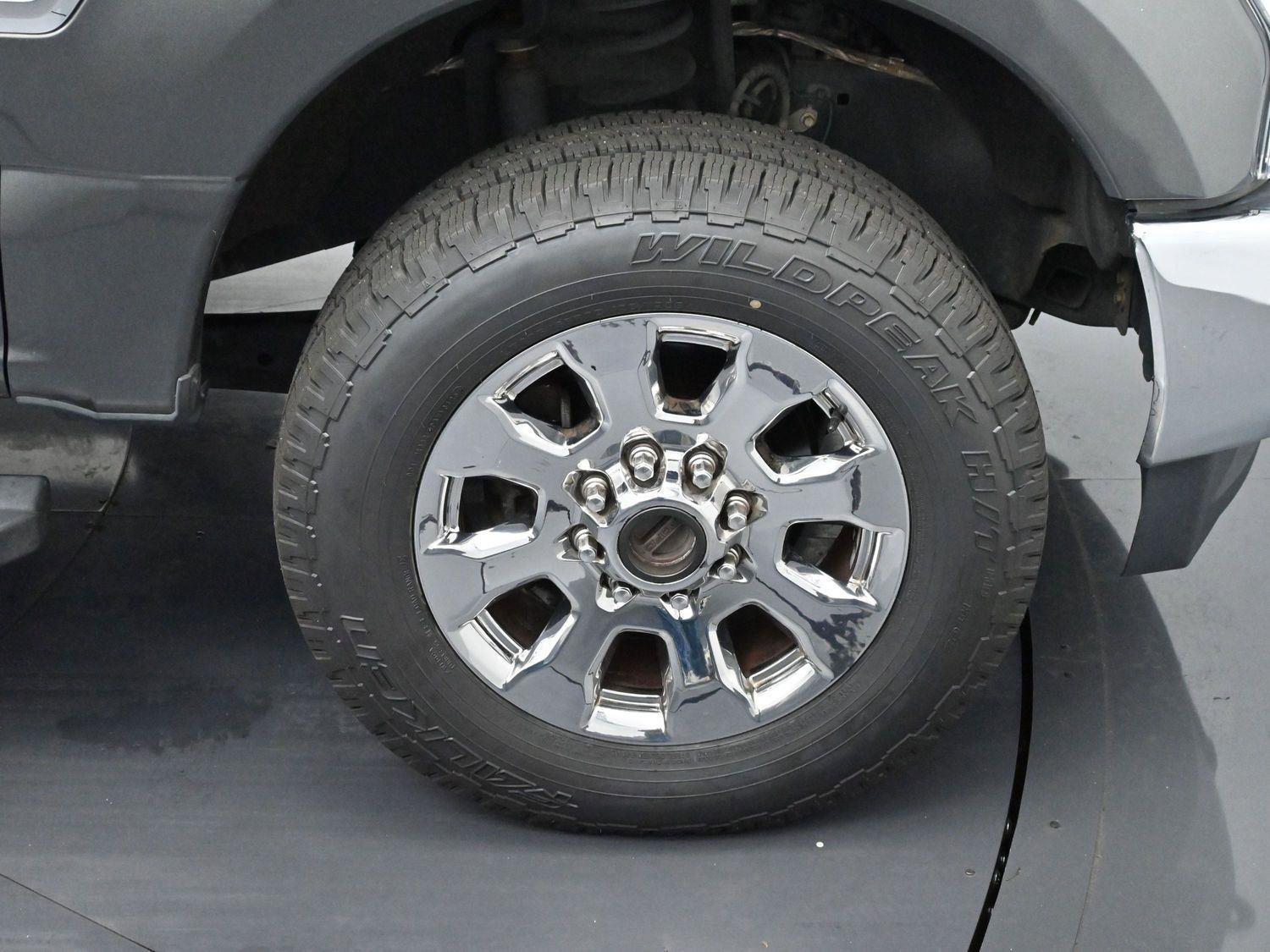 Used 2019 Ford F250 Lariat w/ Chrome Package image 37