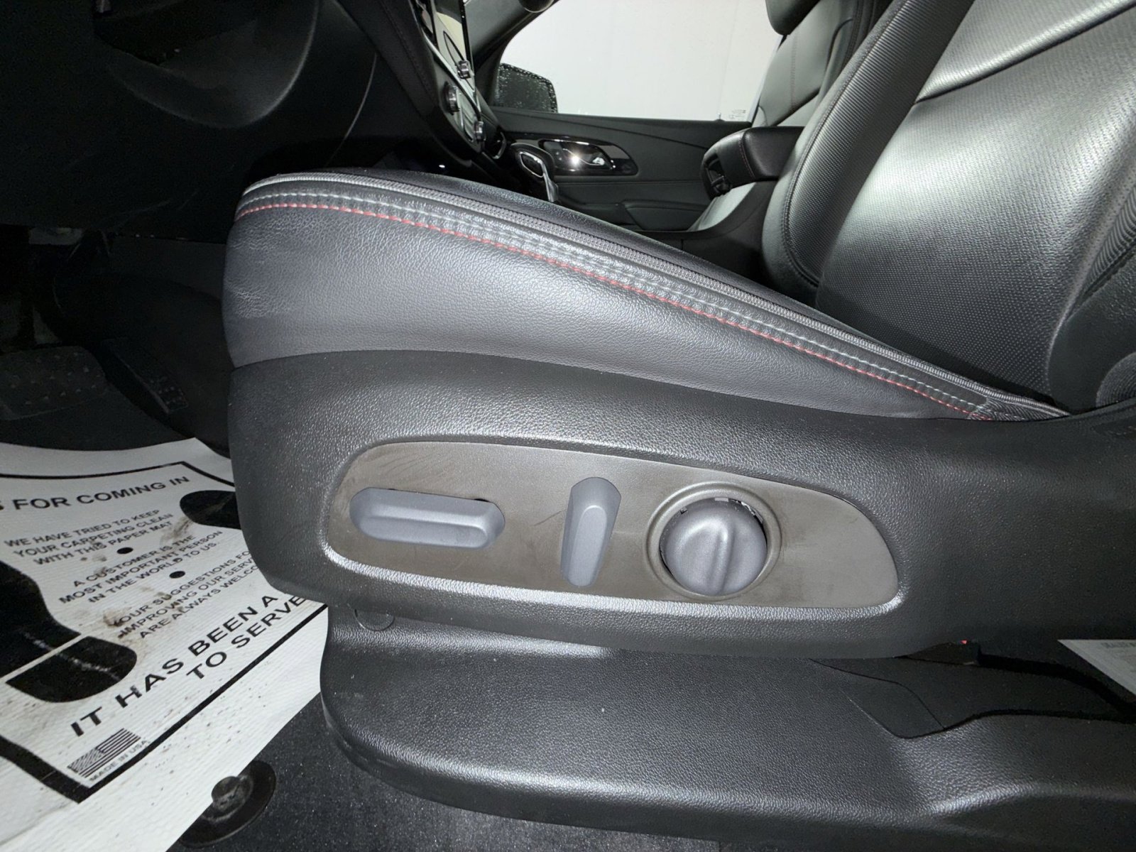 Used 2023 Chevrolet Traverse RS AWD/4WD image 14