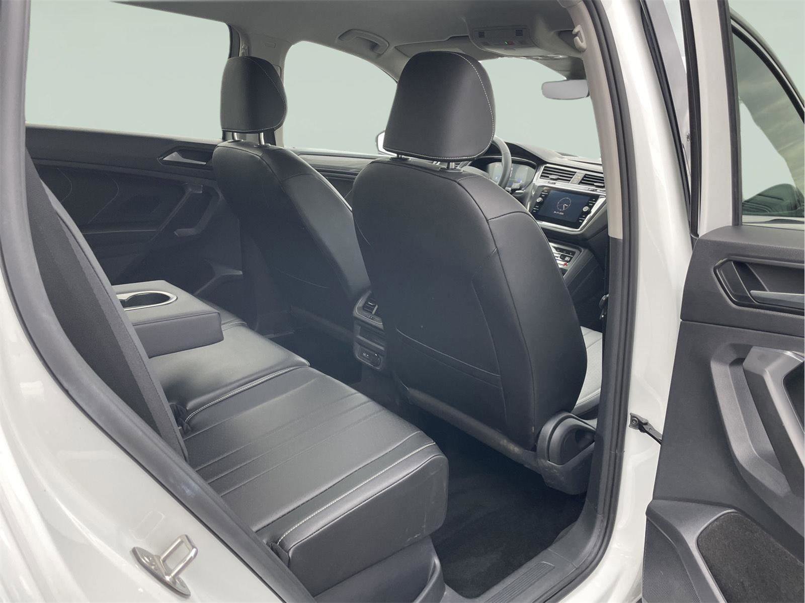 Used 2023 Volkswagen Tiguan SE AWD/4WD image 18