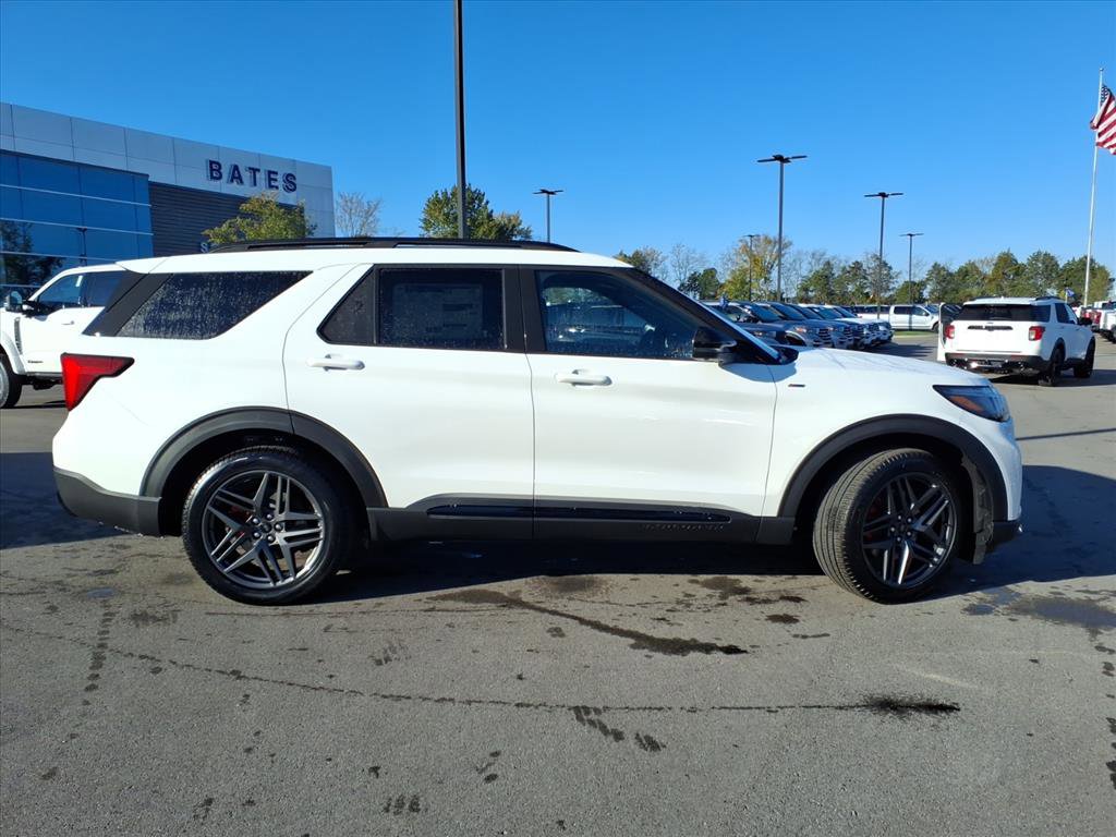 New 2026 Ford Explorer ST-Line image 2