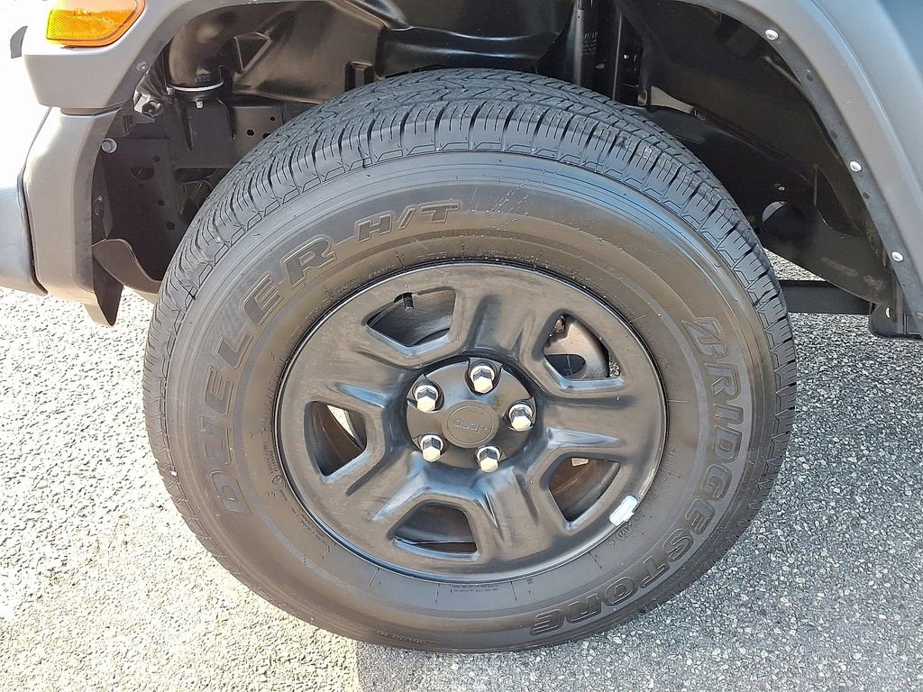 Certified 2021 Jeep Gladiator Sport image 29