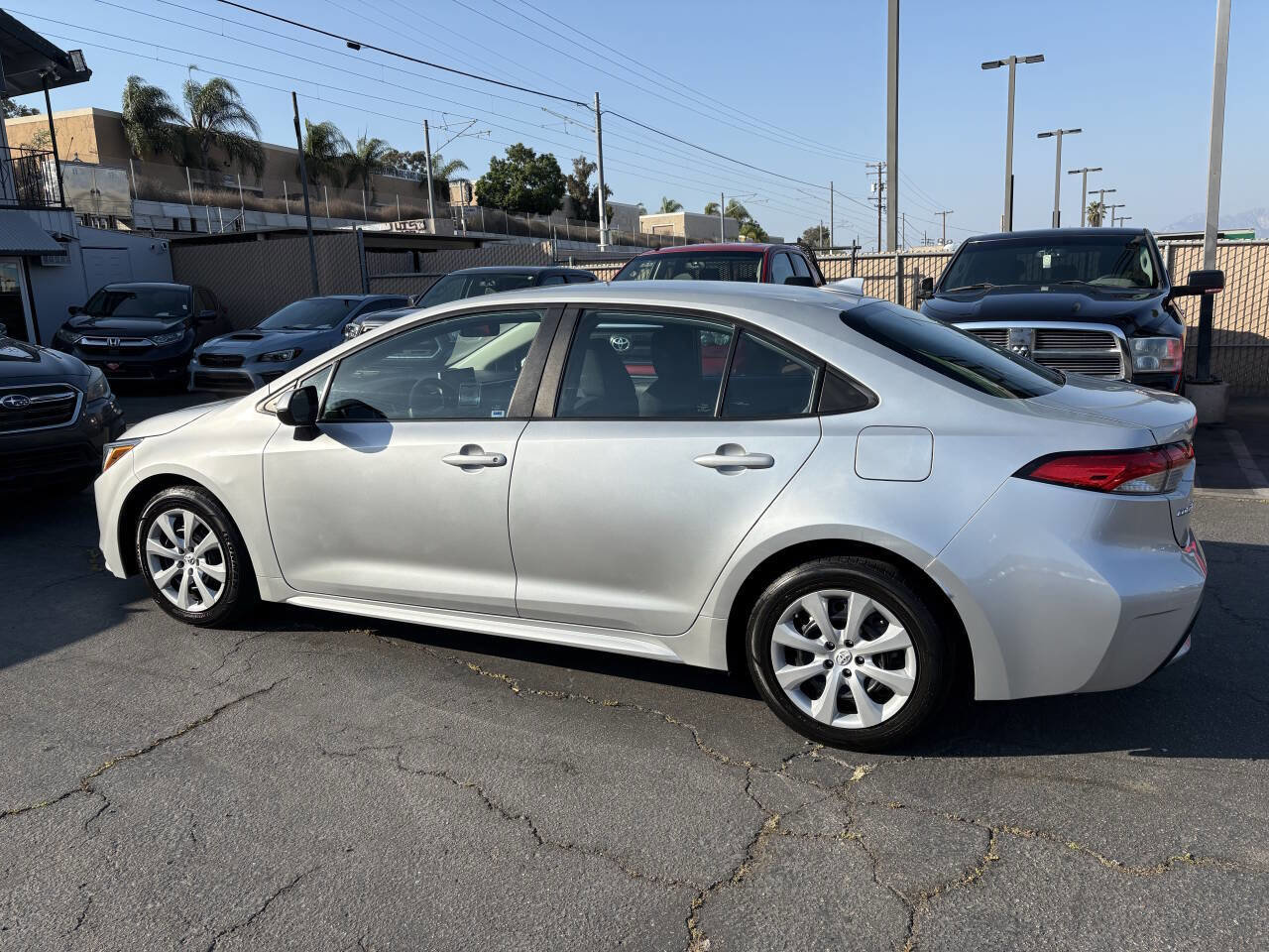 Used 2021 Toyota Corolla LE image 9