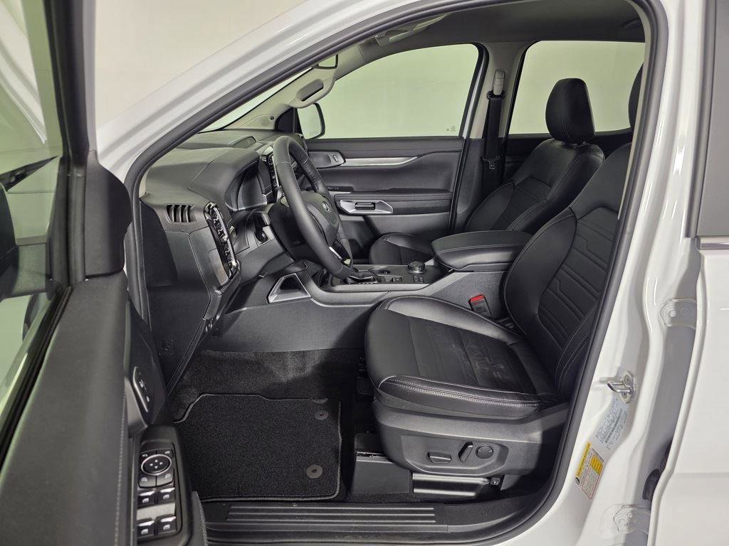 Used 2025 Ford Ranger Lariat w/ Chrome Accent Package image 13