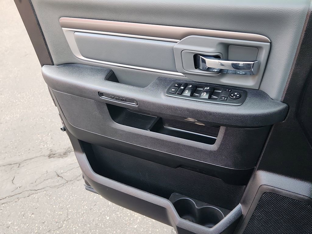 Used 2021 RAM 1500 Classic SLT image 6