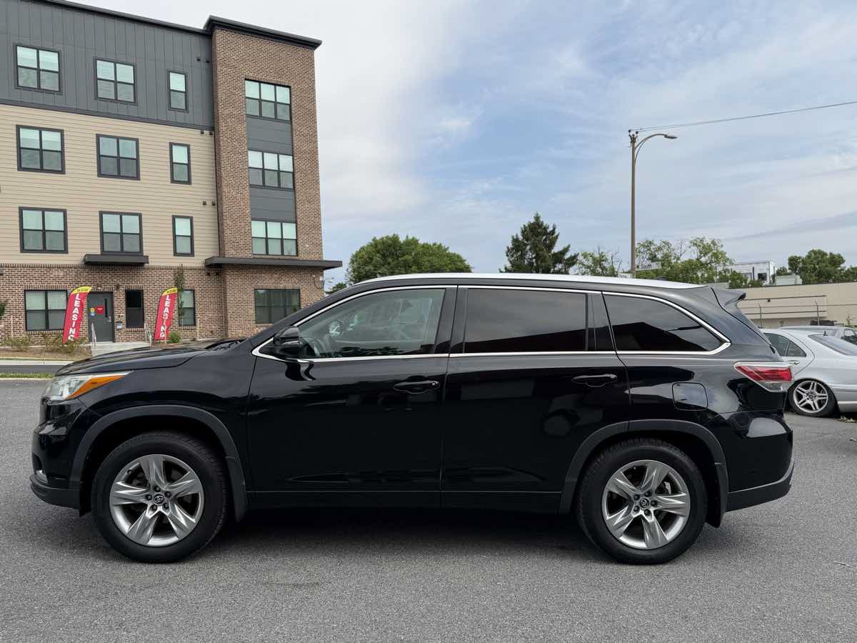 Used 2016 Toyota Highlander Limited AWD/4WD image 4