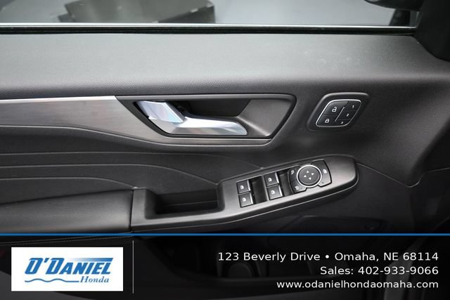 Used 2022 Ford Escape Titanium AWD/4WD image 24