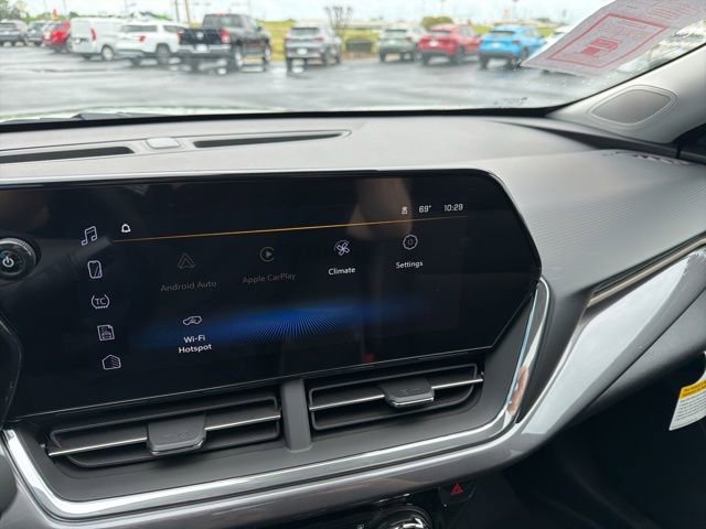 New 2026 Chevrolet Trax ACTIV w/ Sunroof Package FWD image 13