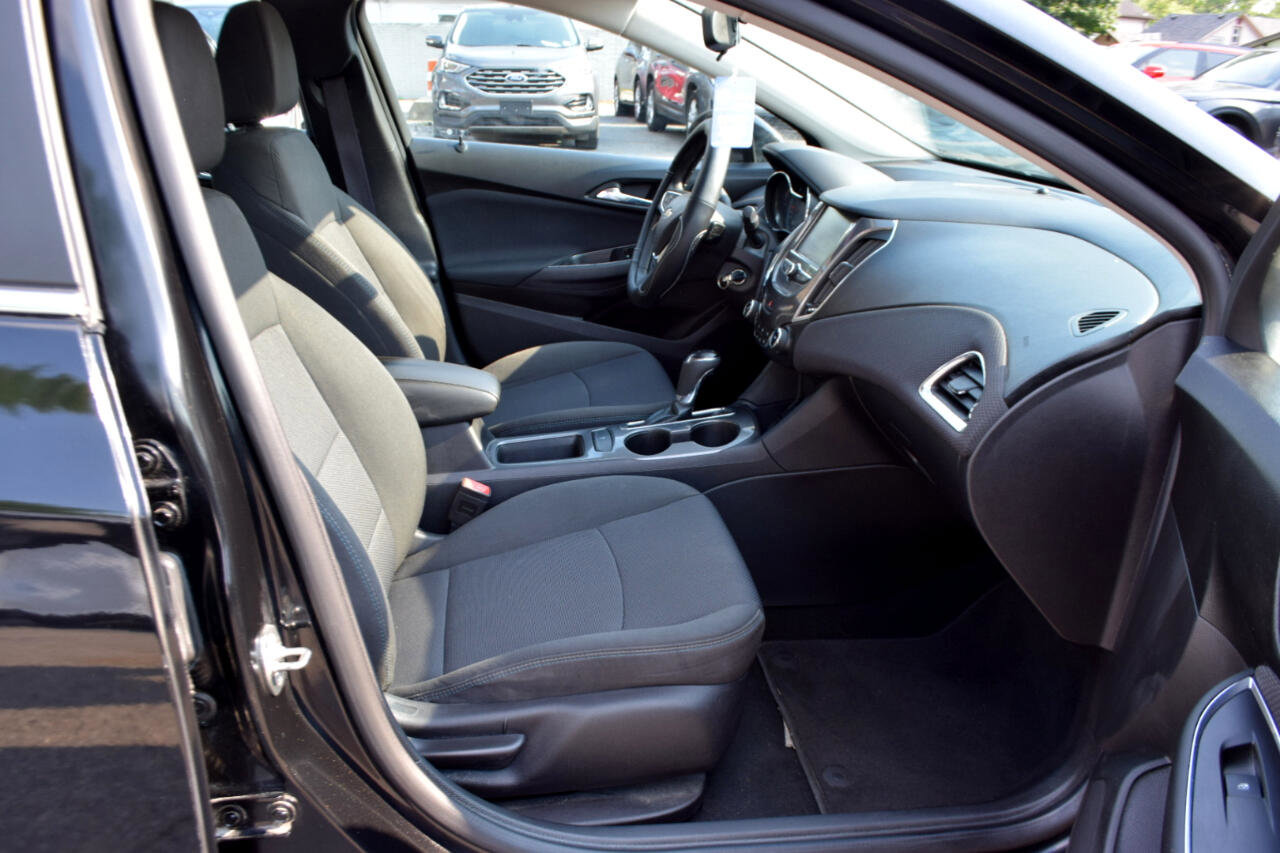 Used 2017 Chevrolet Cruze LT image 26