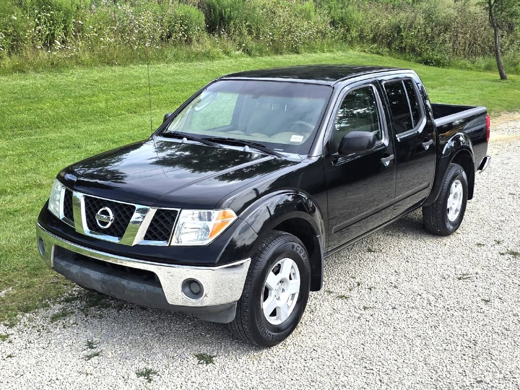 Used 2005 Nissan Frontier SE w/ (P01) Power Pkg AWD/4WD image 1