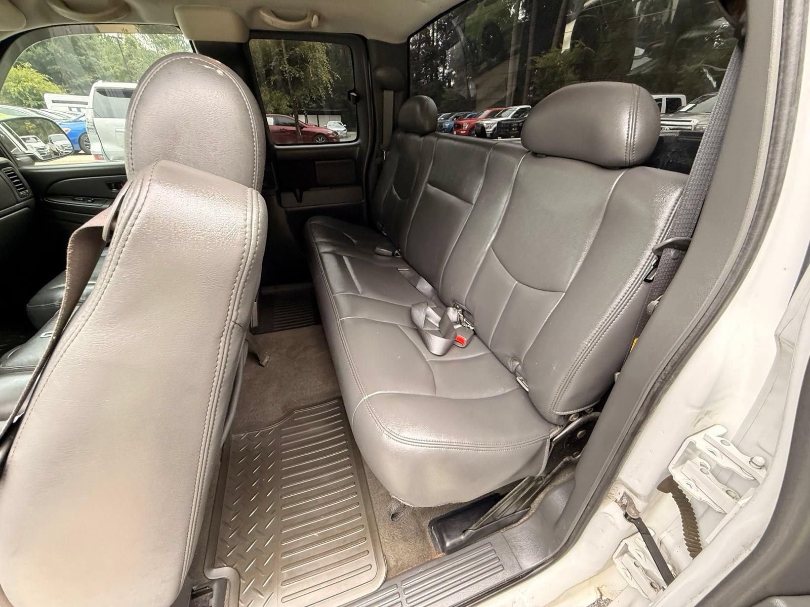Used 2005 Chevrolet Silverado 1500 LS w/ Light Duty Power Package AWD/4WD image 24
