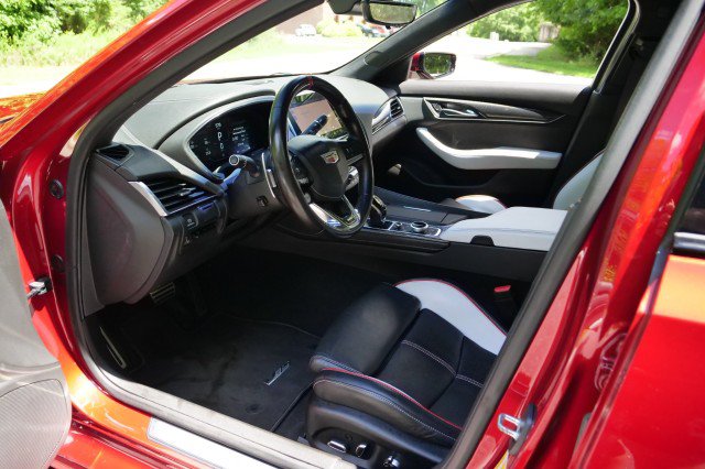 Used 2022 Cadillac CT5 V Blackwing w/ Carbon Fiber Package 2 RWD image 28
