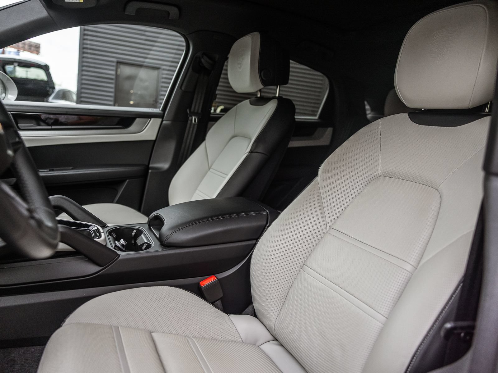 Certified 2025 Porsche Cayenne S AWD/4WD image 5