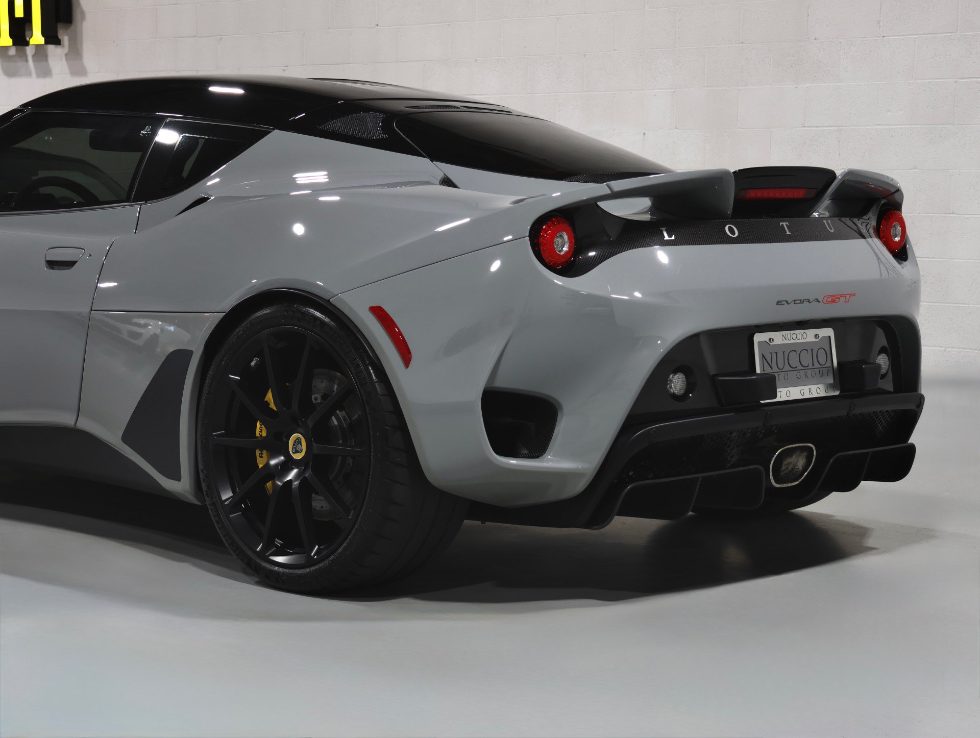 Used 2020 Lotus Evora RWD image 36