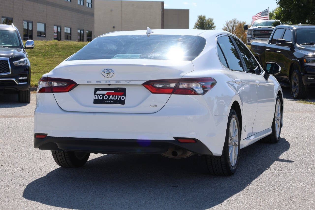 Used 2022 Toyota Camry LE FWD image 9