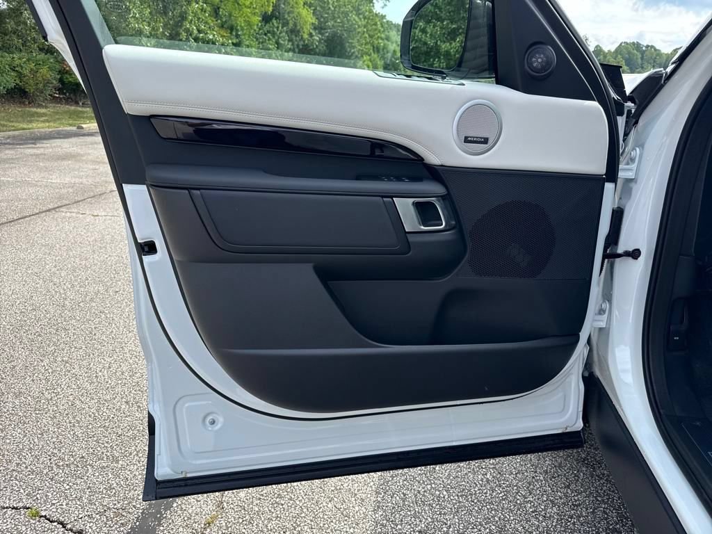 New 2025 Land Rover Discovery S AWD/4WD image 10