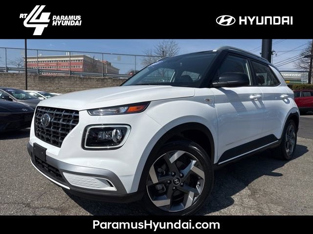 Used 2023 Hyundai Venue Limited image 1