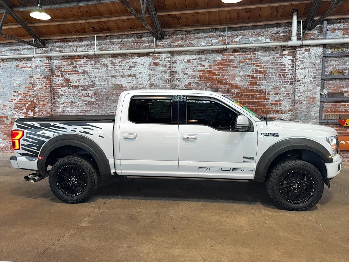 Used 2020 Ford F150 Lariat w/ Equipment Group 502A Luxury AWD/4WD image 2