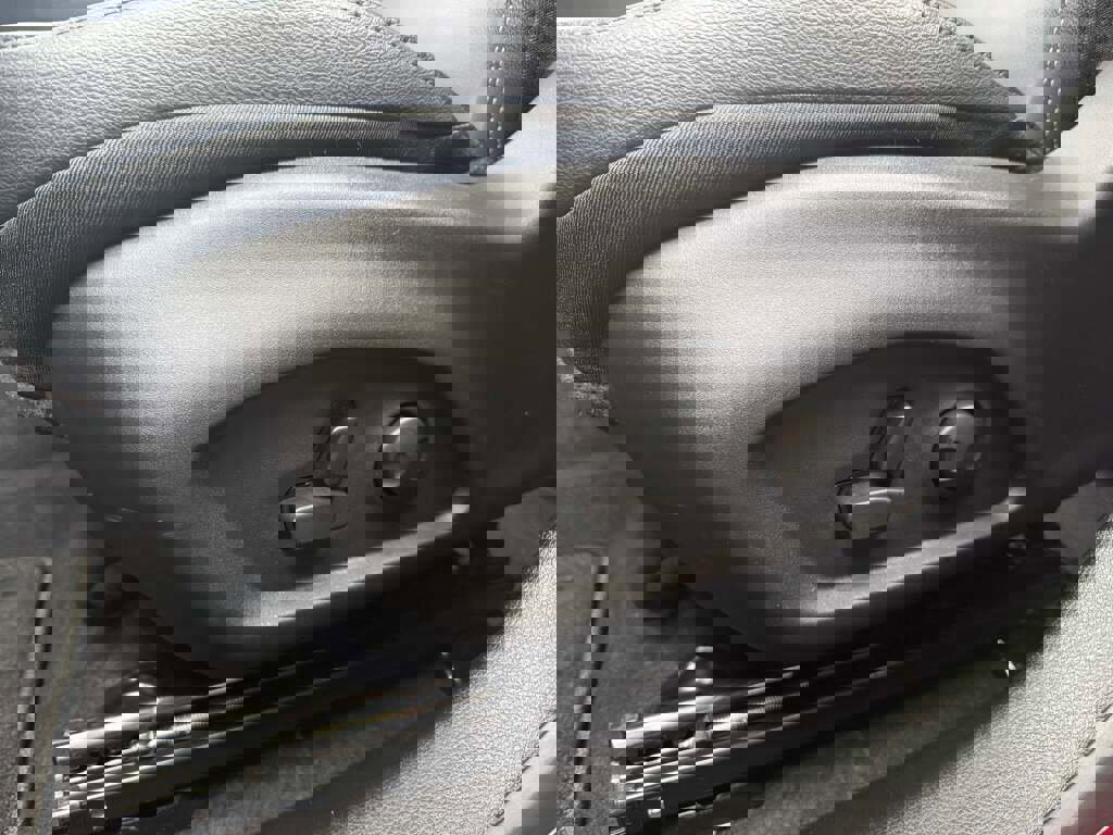 New 2026 Jeep Compass Limited image 26