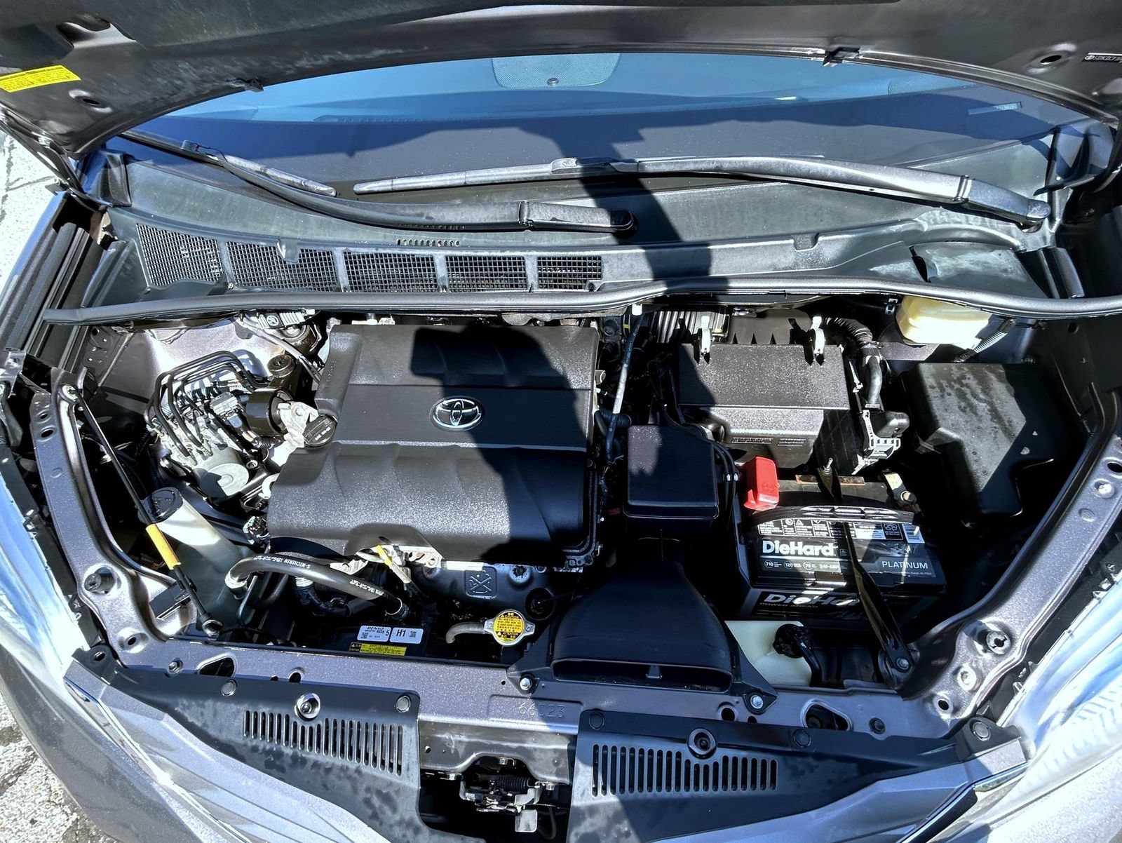 Used 2015 Toyota Sienna XLE w/ XLE Navigation Package FWD image 24