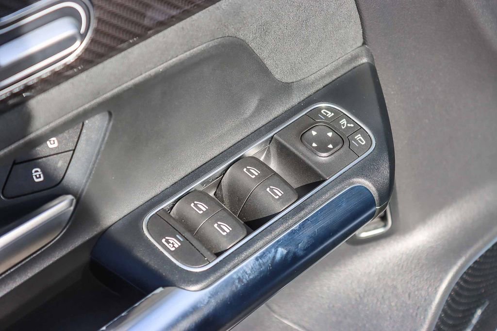 Used 2021 Mercedes-Benz GLA 250 4MATIC image 44