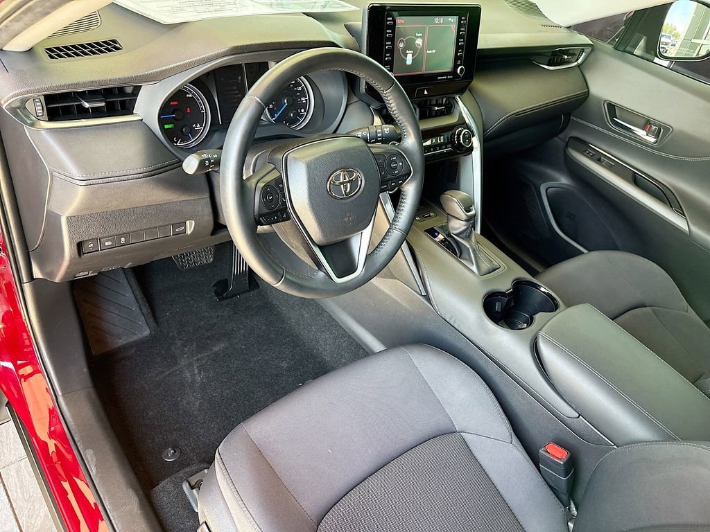 Used 2021 Toyota Venza LE w/ Carpet Mat Package (TMS) AWD/4WD image 9