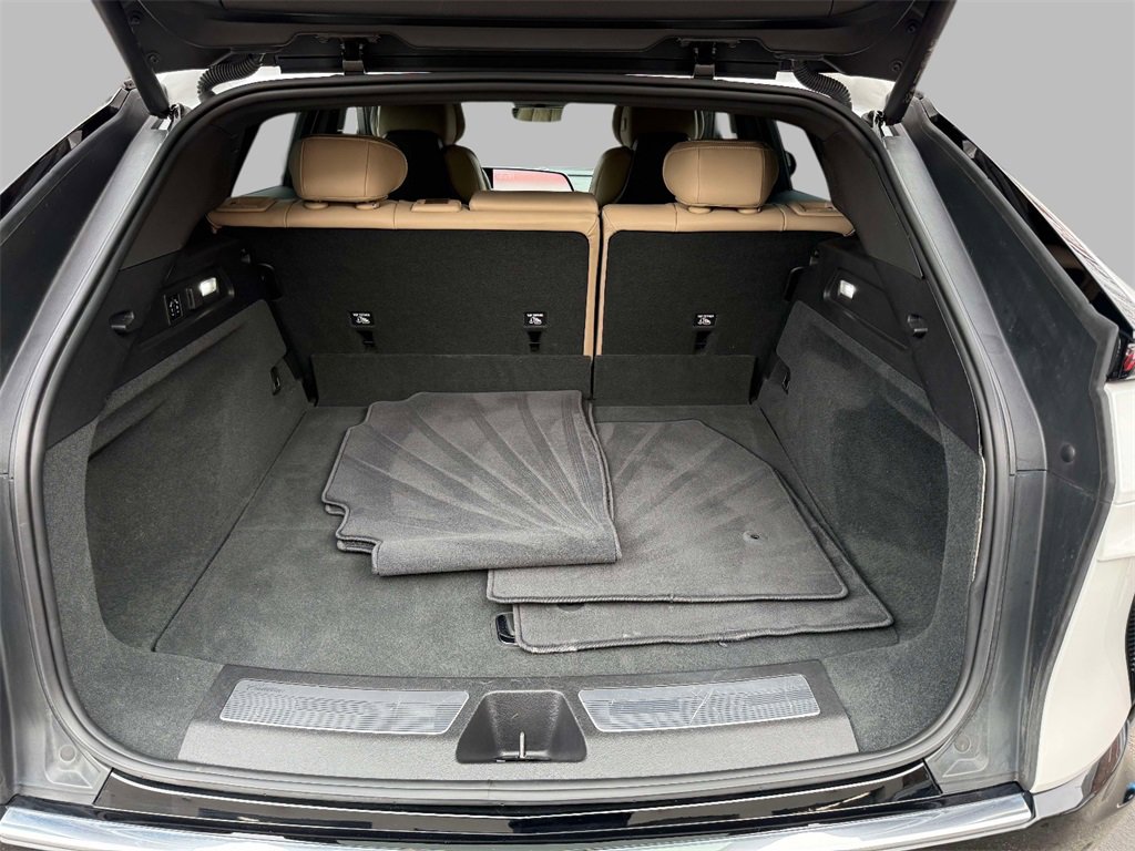 Certified 2024 Cadillac Lyriq Luxury w/ Nappa Leather Package image 17