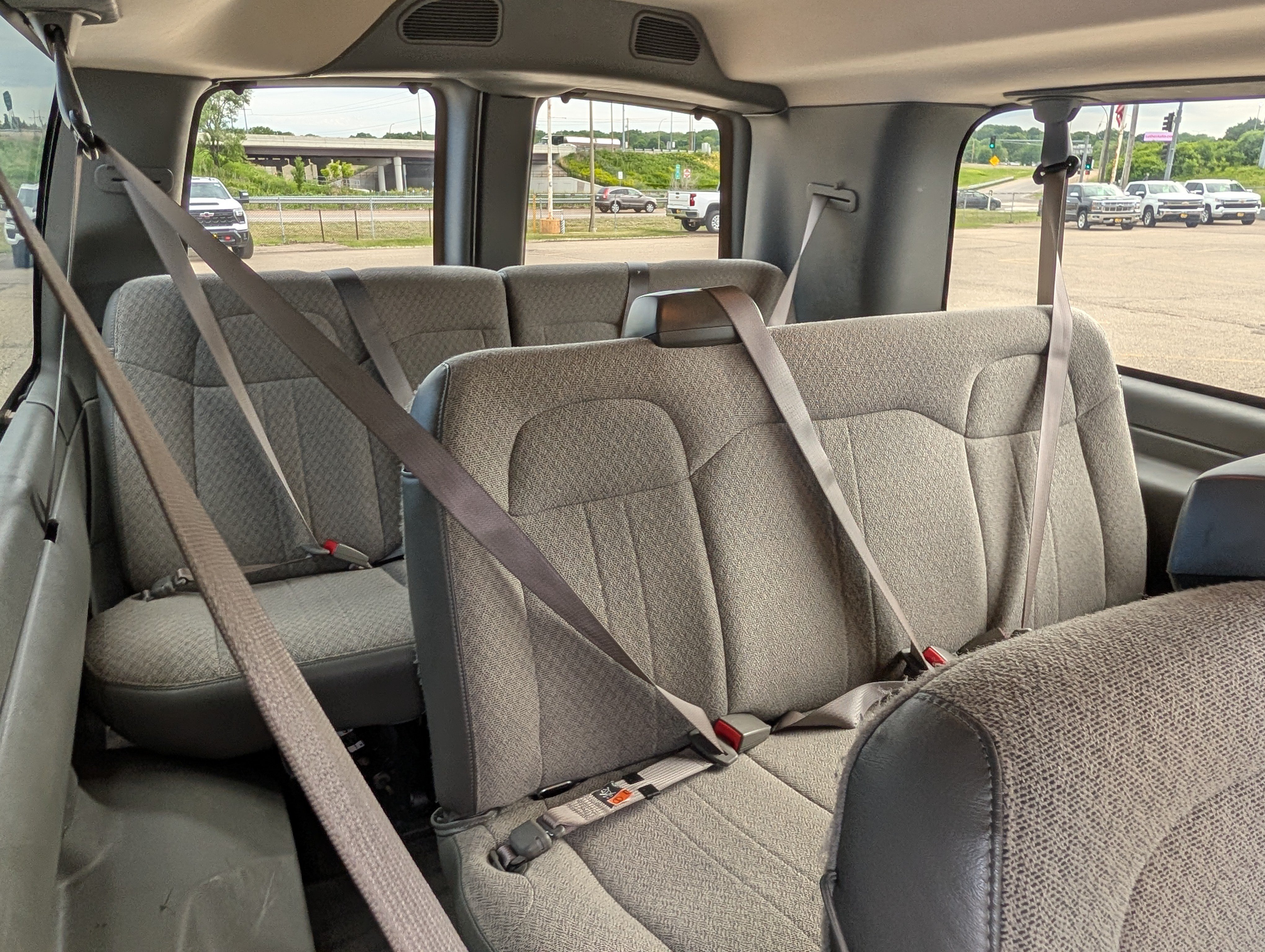 Certified 2025 GMC Savana 3500 LT w/ LT Preferred Equipment Group RWD image 11