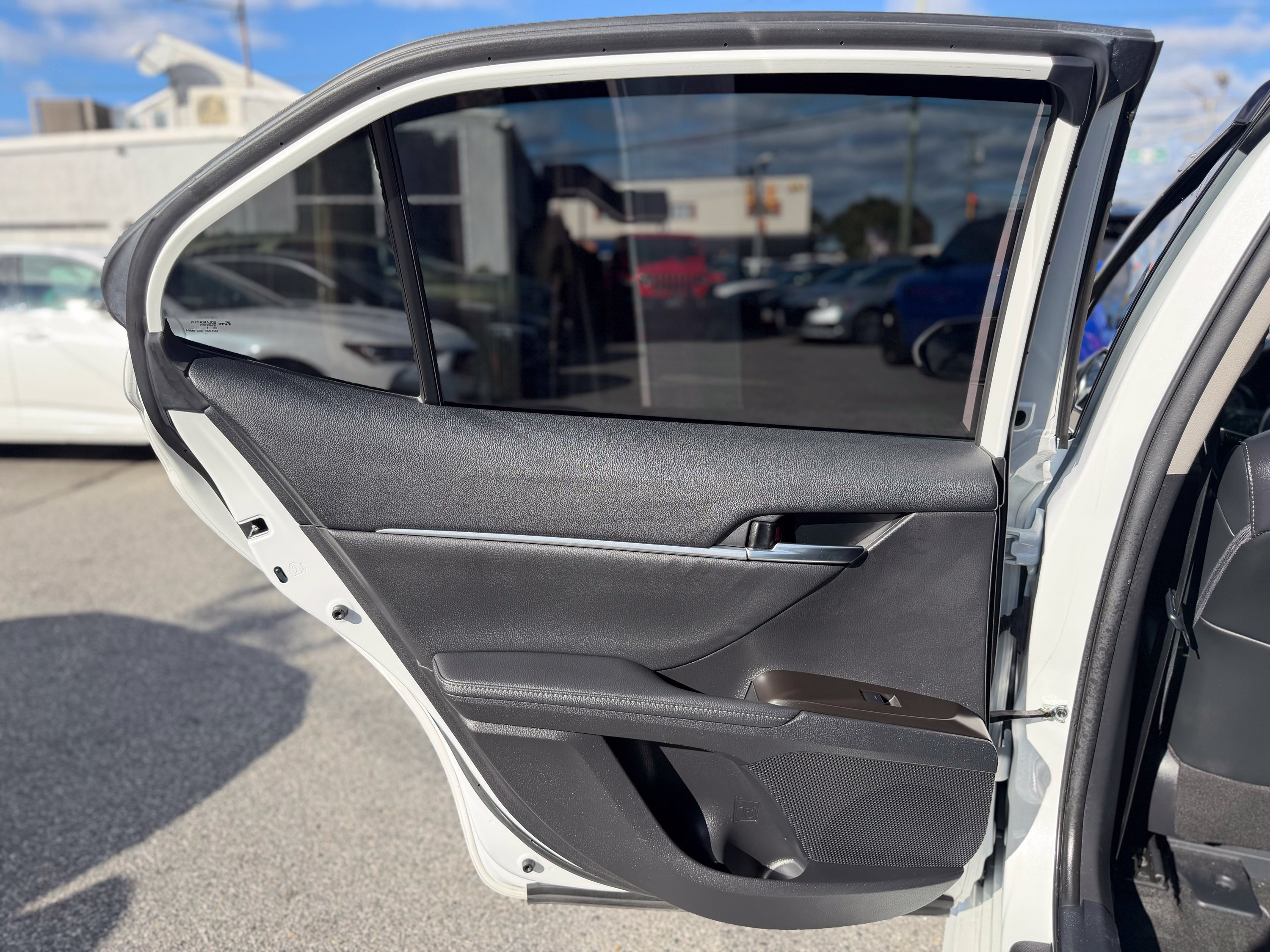 Used 2021 Toyota Camry XLE w/ Navigation Upgrade Package FWD image 16